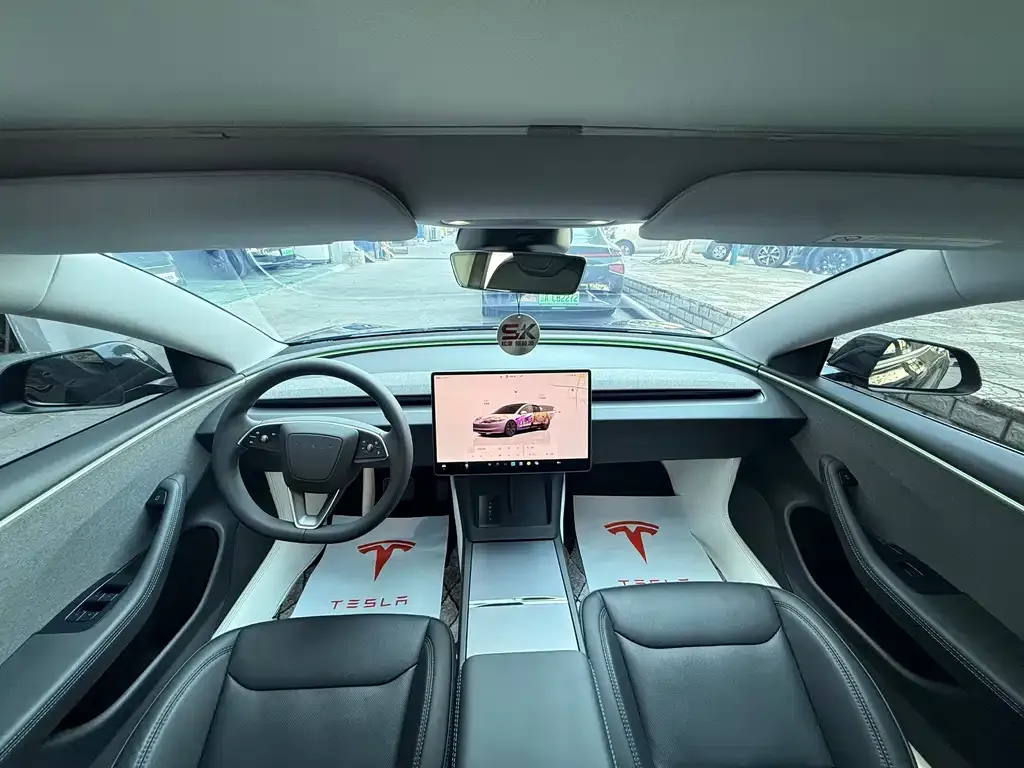 Tesla Model 3 — фото 3