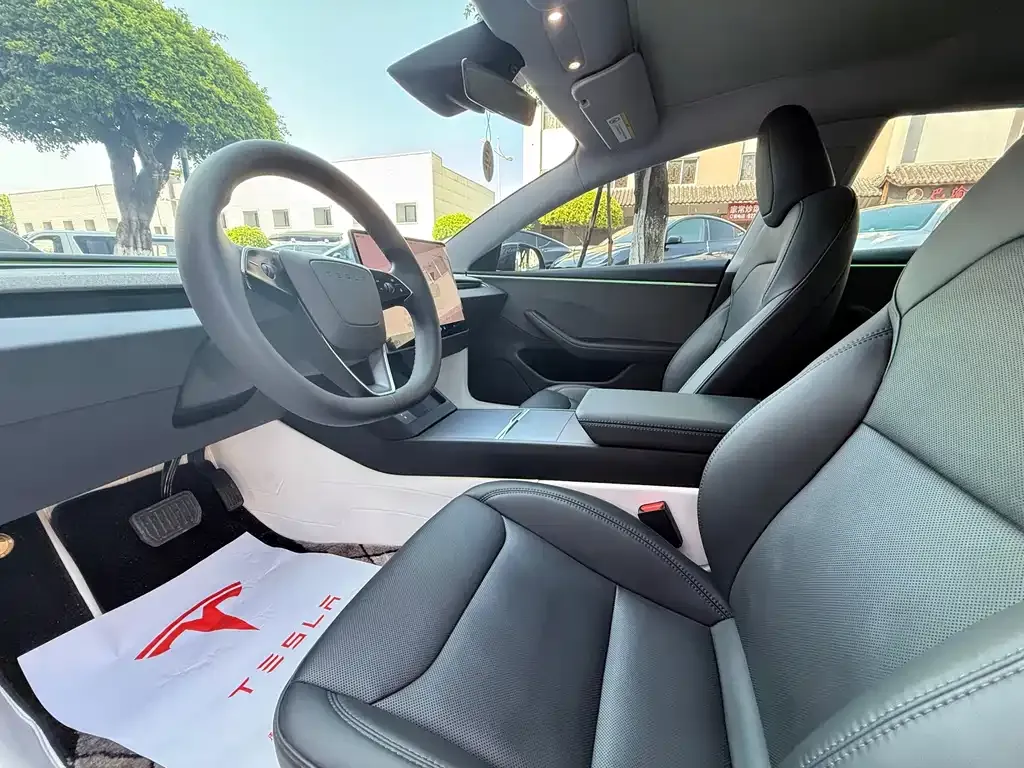 Tesla Model 3 — фото 6