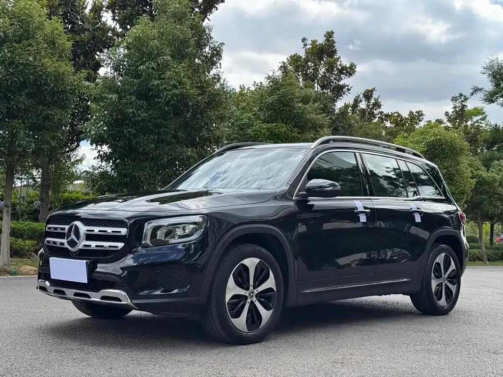 Mercedes-Benz GLB — фото 1