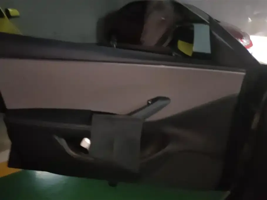 Tesla Model 3 — фото 10