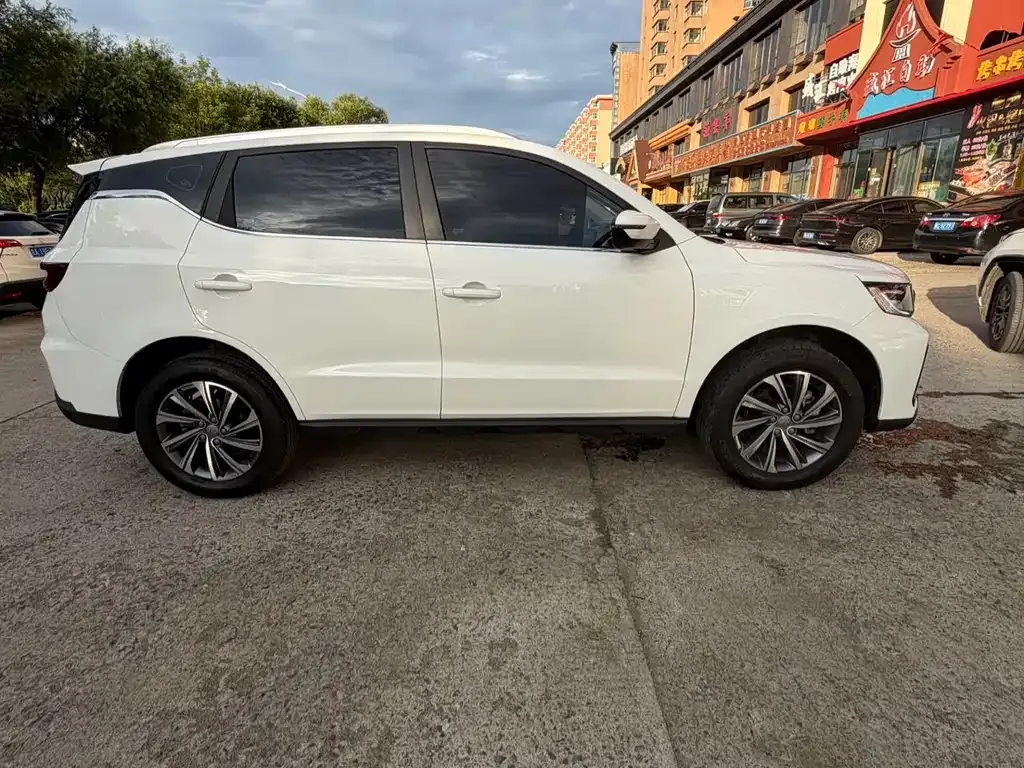 Geely Vision X6 — фото 10