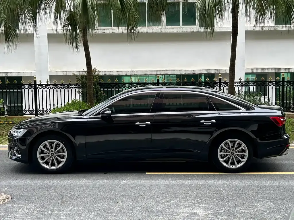 Audi A6L — фото 10