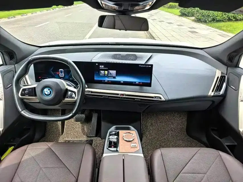 BMW iX — фото 9