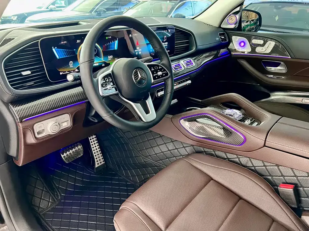 Mercedes-Benz GLS — фото 8