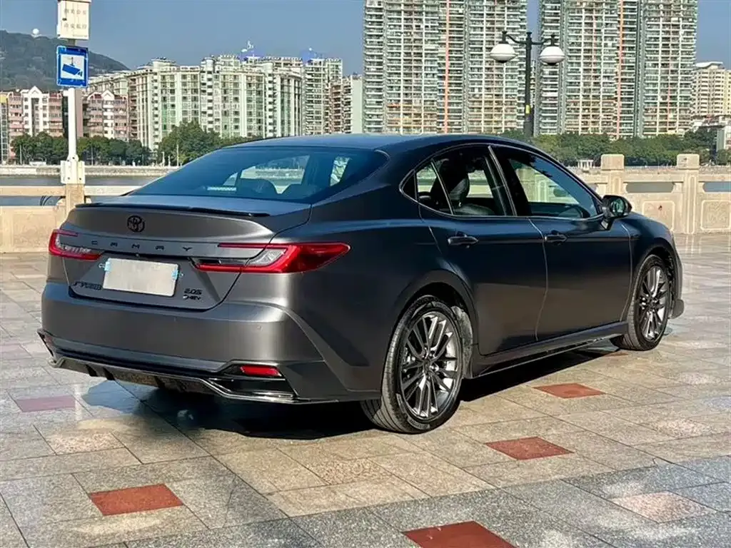 Toyota Camry — фото 8