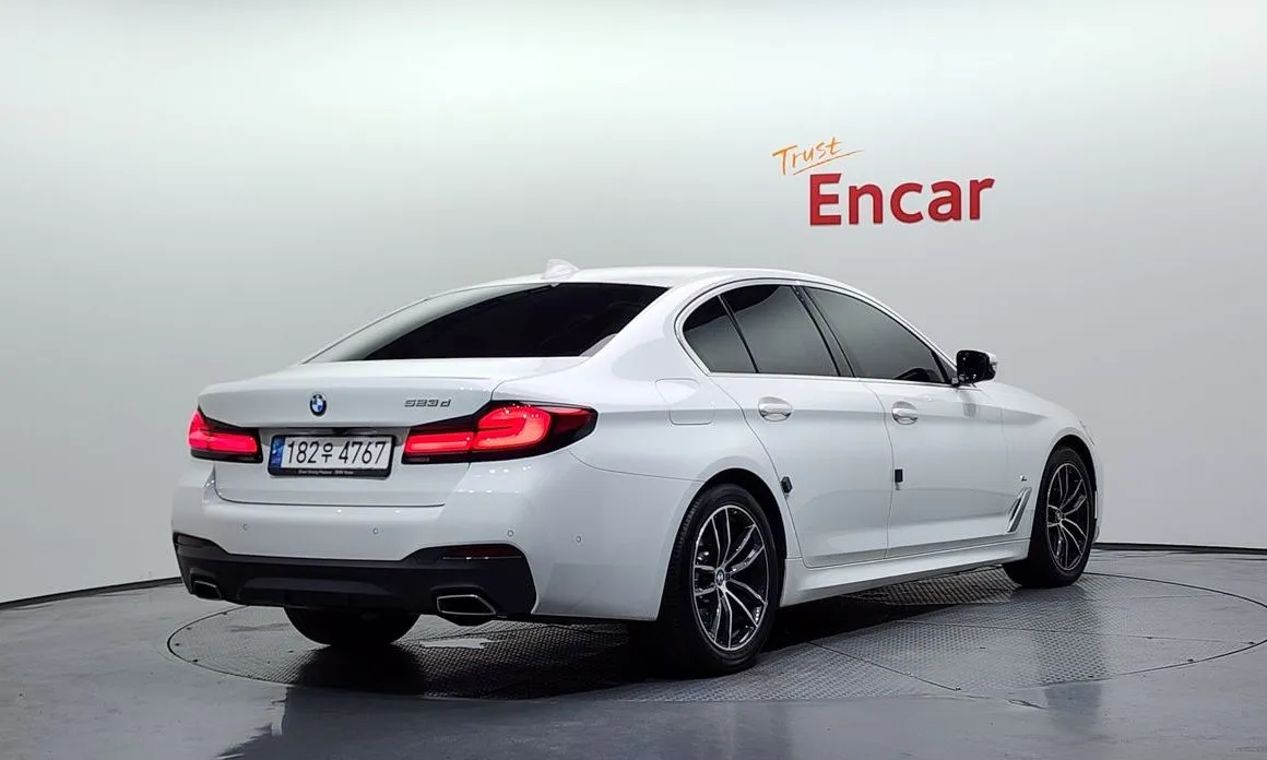 BMW 5-Series 2021 из KR, фото 3