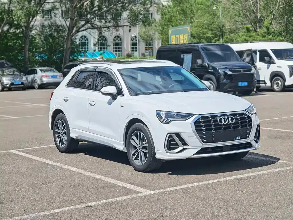 Audi Q3 — фото 6