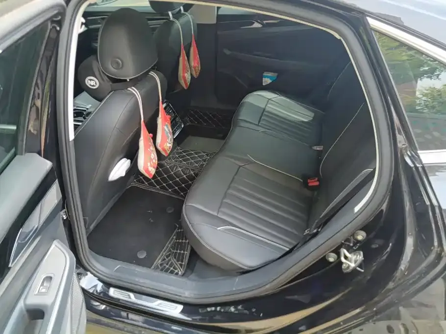 Volkswagen Passat — фото 7