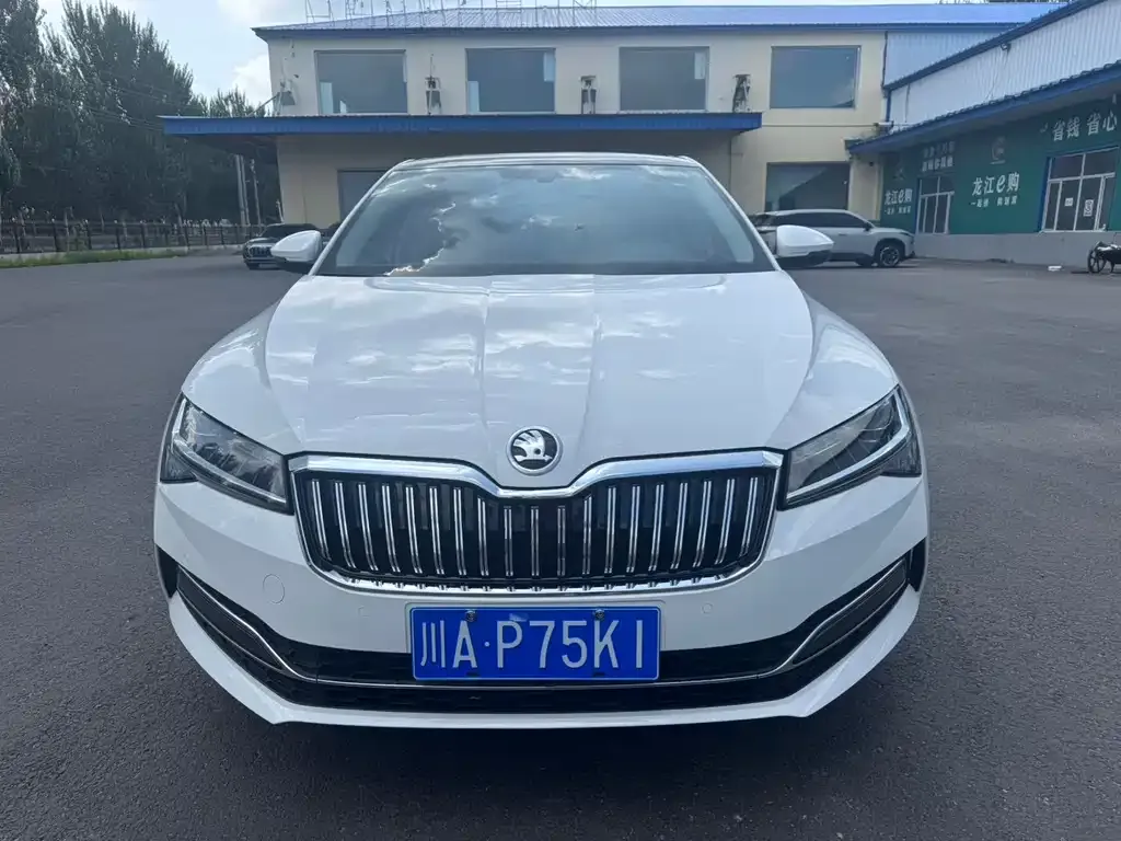 Skoda Superb — фото 6