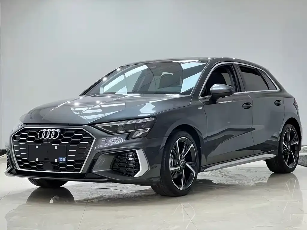 Audi A3 — фото 1
