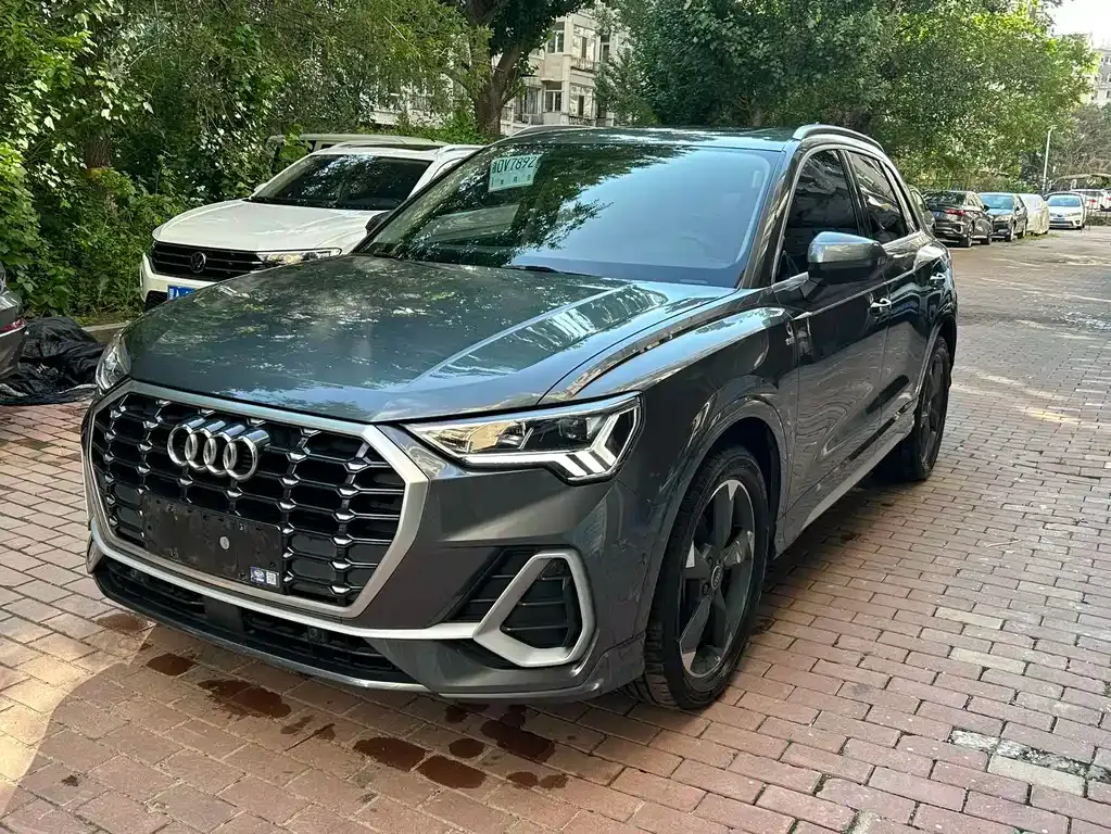 Audi Q3 — фото 1