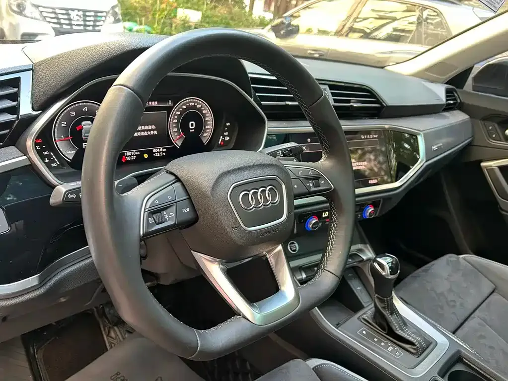 Audi Q3 — фото 3
