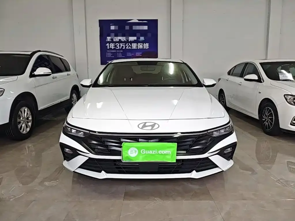 Hyundai Elantra — фото 7