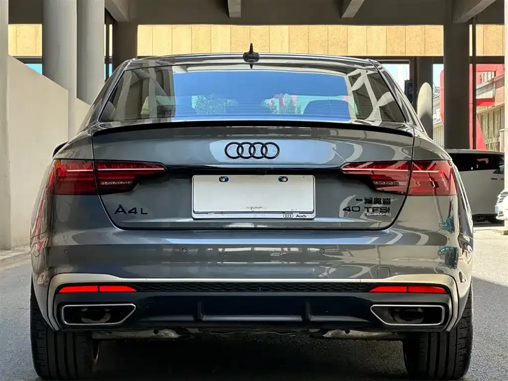Audi A4L — фото 5
