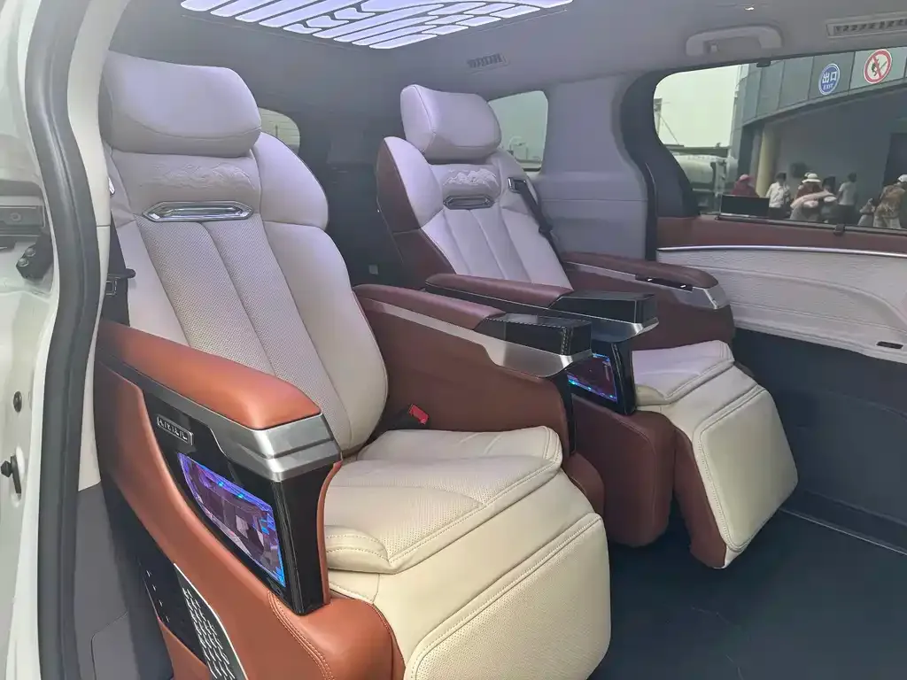 Toyota Sienna — фото 4