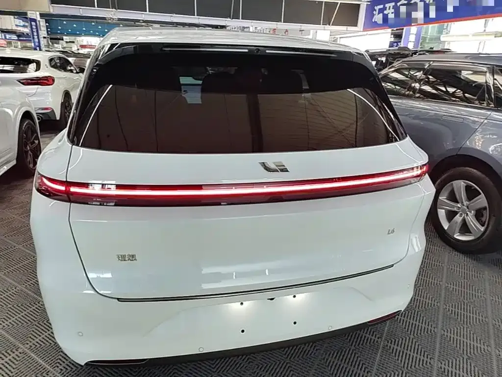 Li Auto L6 — фото 4