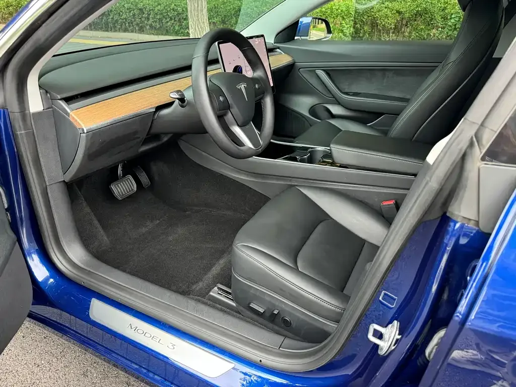 Tesla Model 3 — фото 2