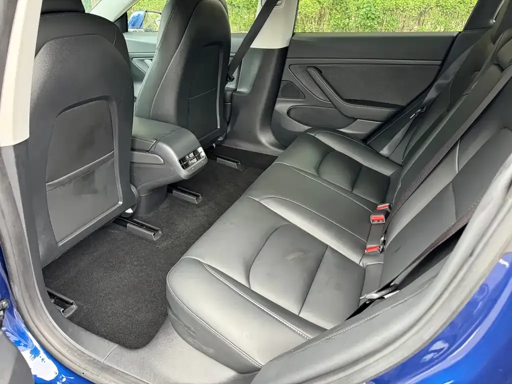 Tesla Model 3 — фото 3