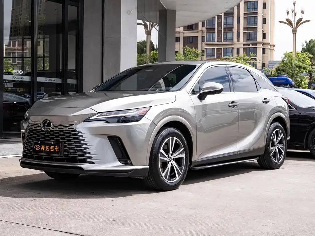 Lexus RX — фото 1