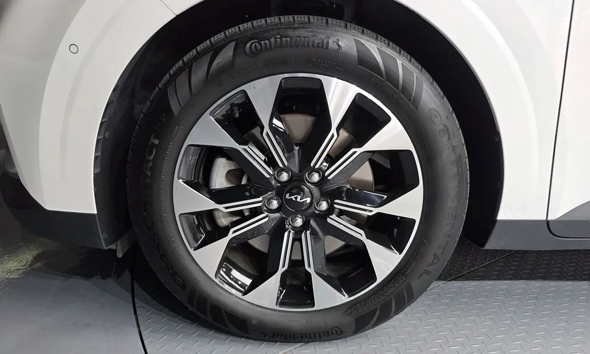 Kia Carnival — фото 10