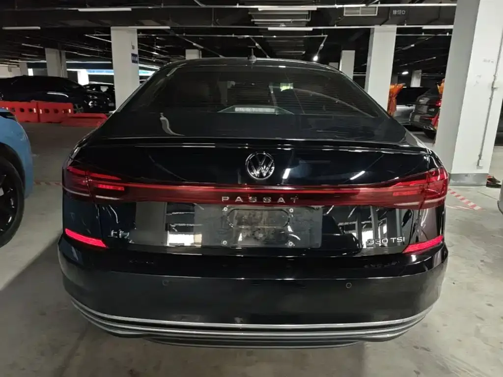 Volkswagen Passat — фото 7