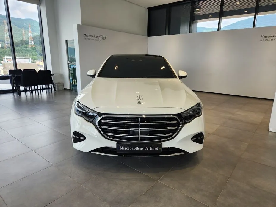 Mercedes-Benz E-Class — фото 10