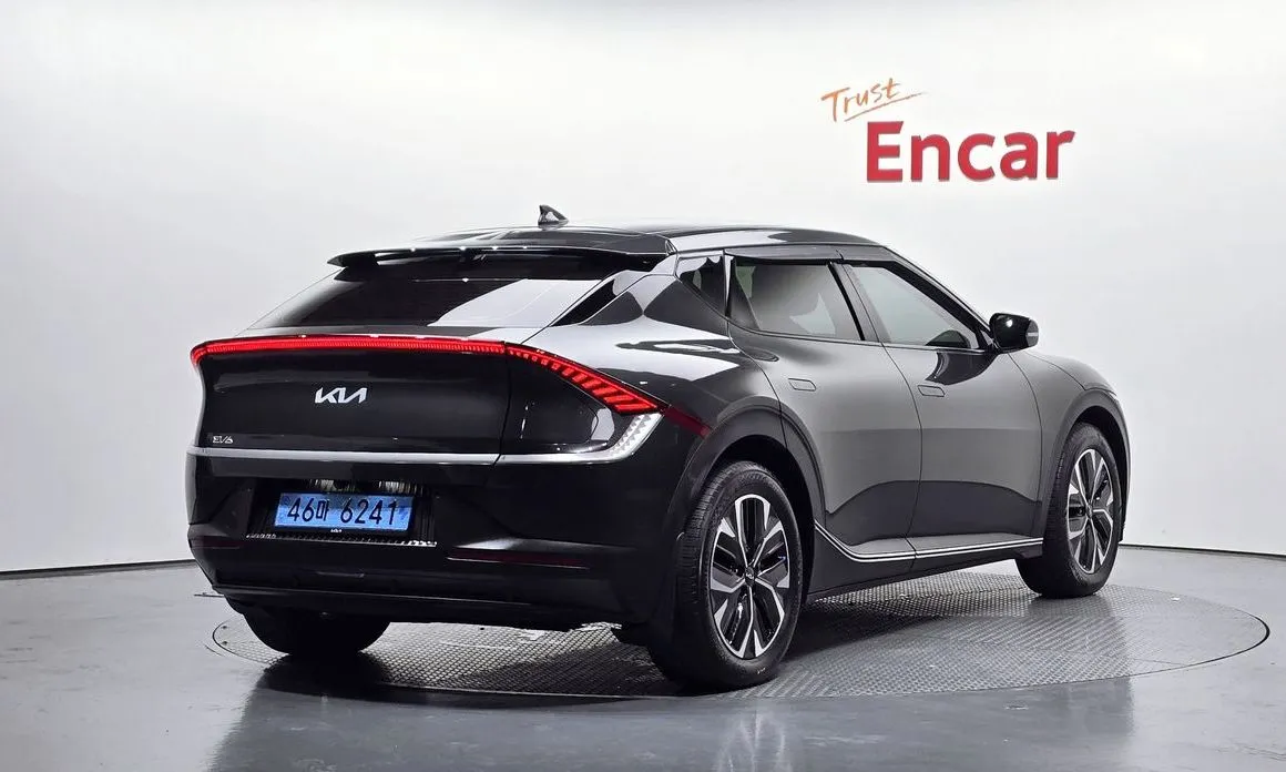 Kia EV6 2023 из KR, фото 2