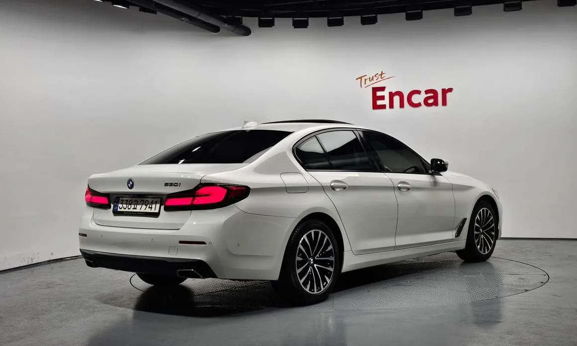 BMW 5-Series 2021 из KR, фото 8