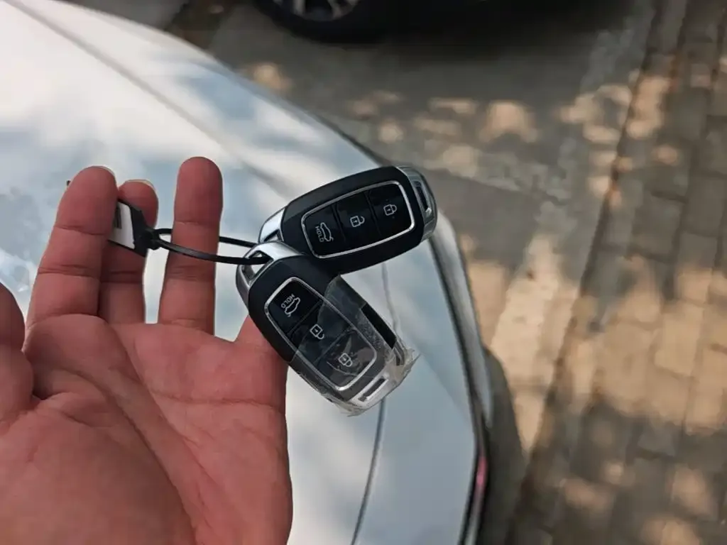 Hyundai Elantra — фото 2