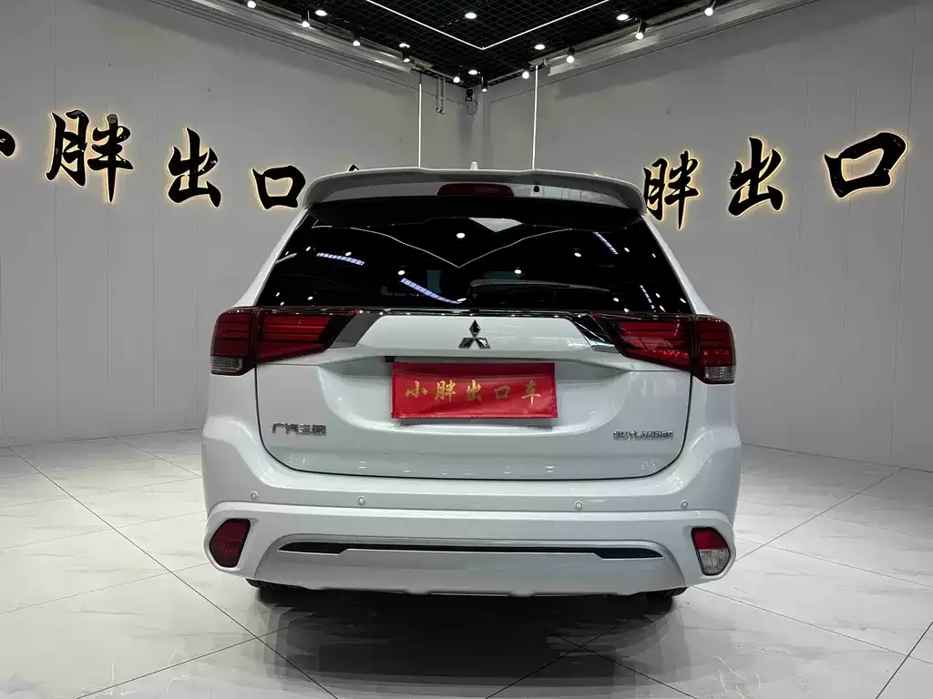 Mitsubishi Outlander — фото 8