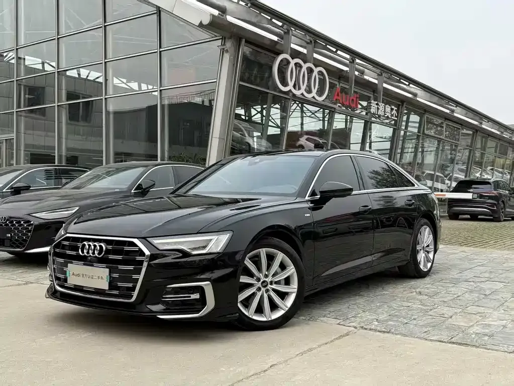 Audi A6L — фото 1