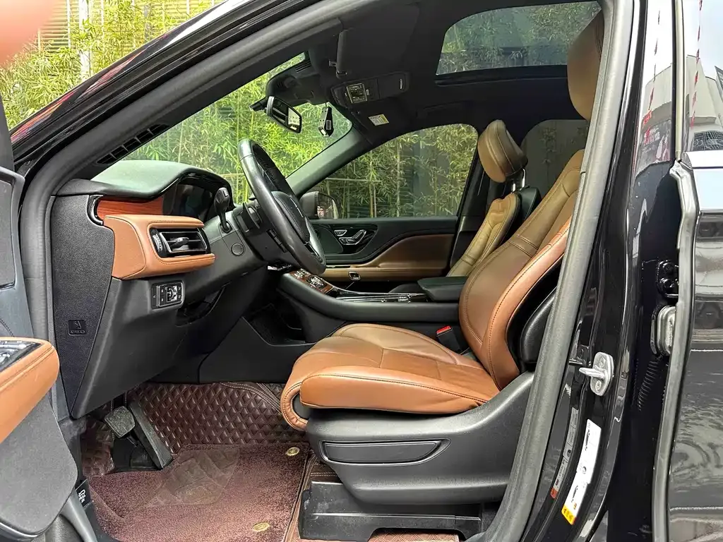 Lincoln Aviator — фото 10