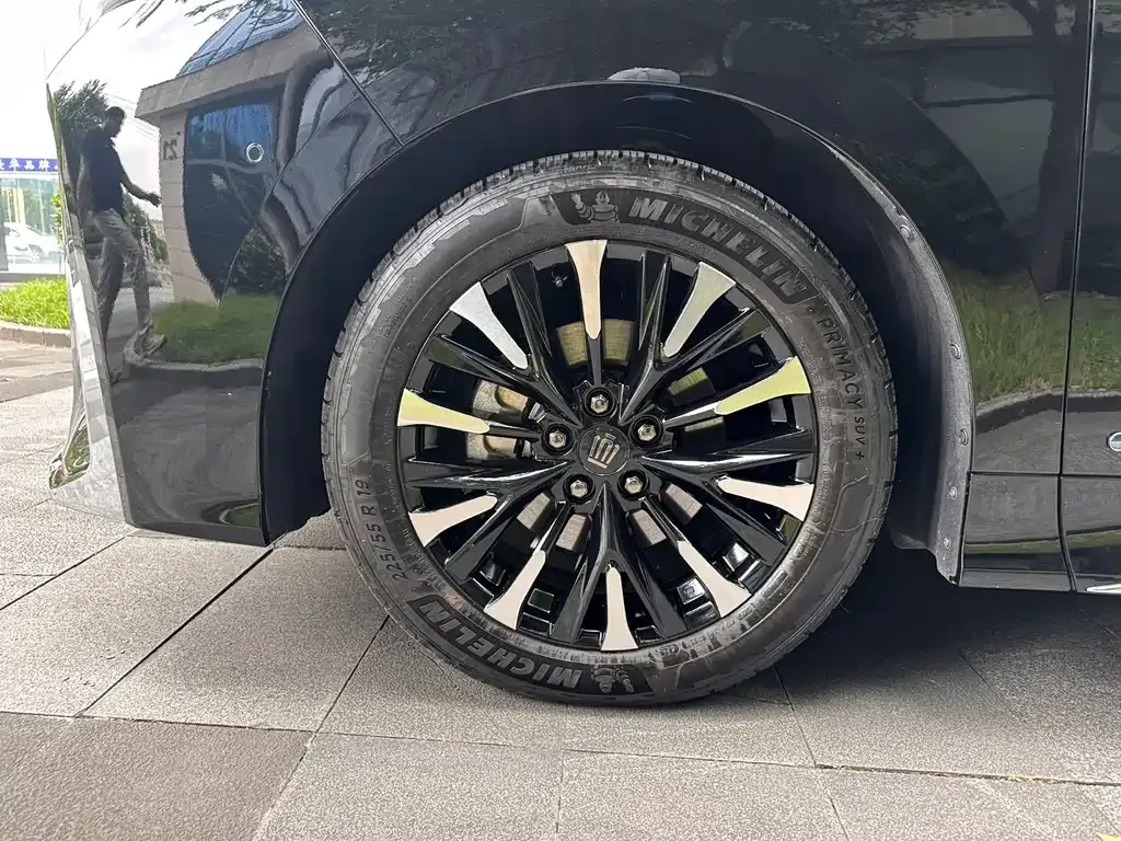 Toyota Vellfire — фото 9