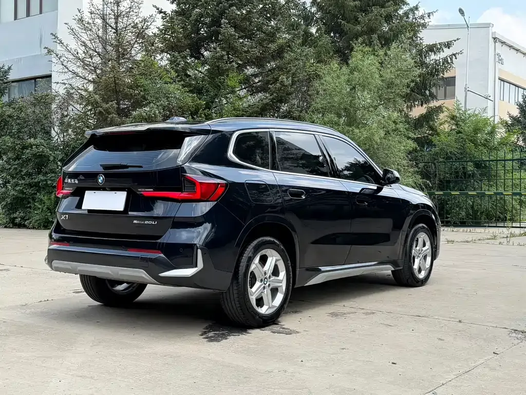 BMW X1 — фото 10