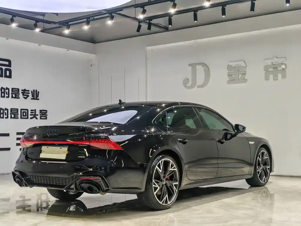 Audi A7L — фото 10