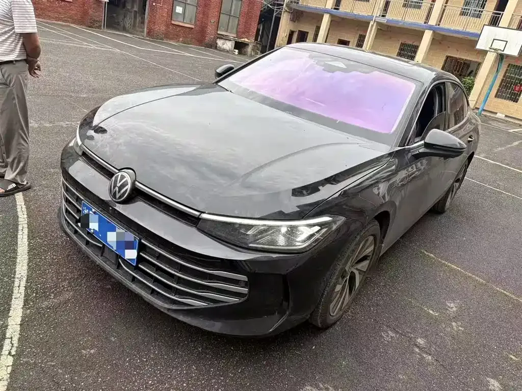 Volkswagen Passat — фото 1