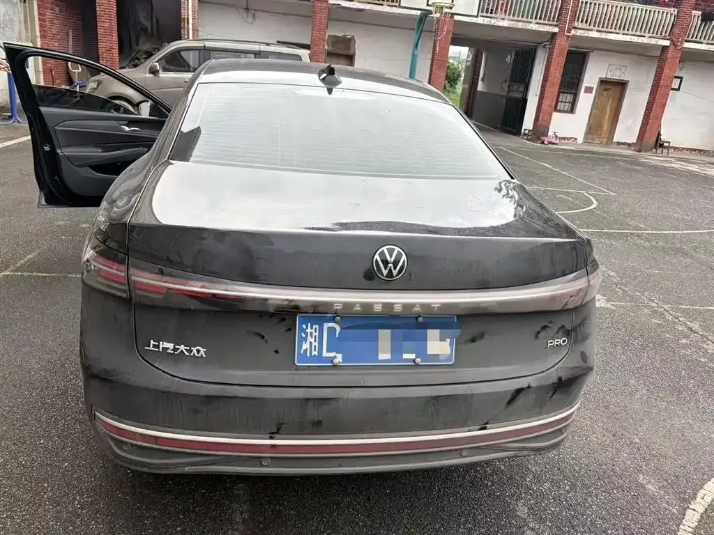 Volkswagen Passat — фото 7