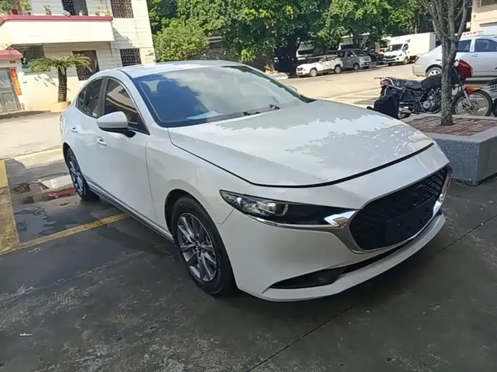 Mazda 3 Axela 2023 из CN, фото 9