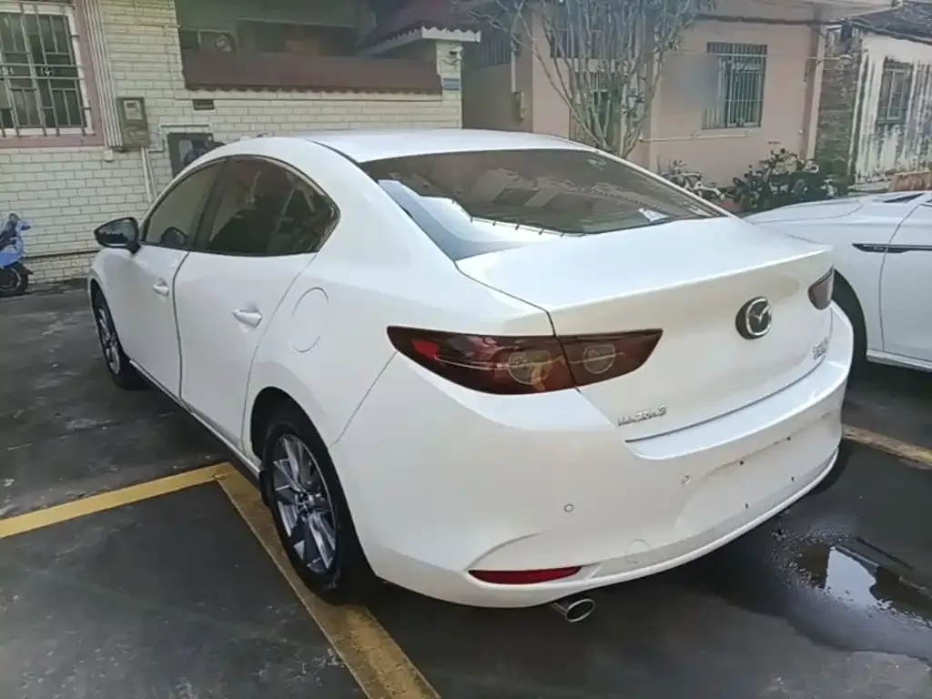 Mazda 3 Axela 2023 из CN, фото 5