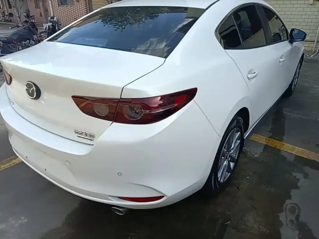 Mazda 3 Axela 2023 из CN, фото 2