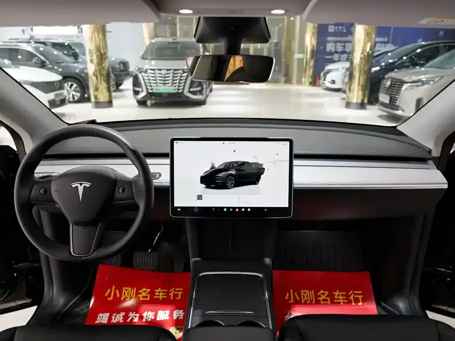 Tesla Model Y — фото 5