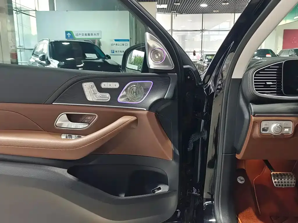 Mercedes-Benz GLS — фото 2