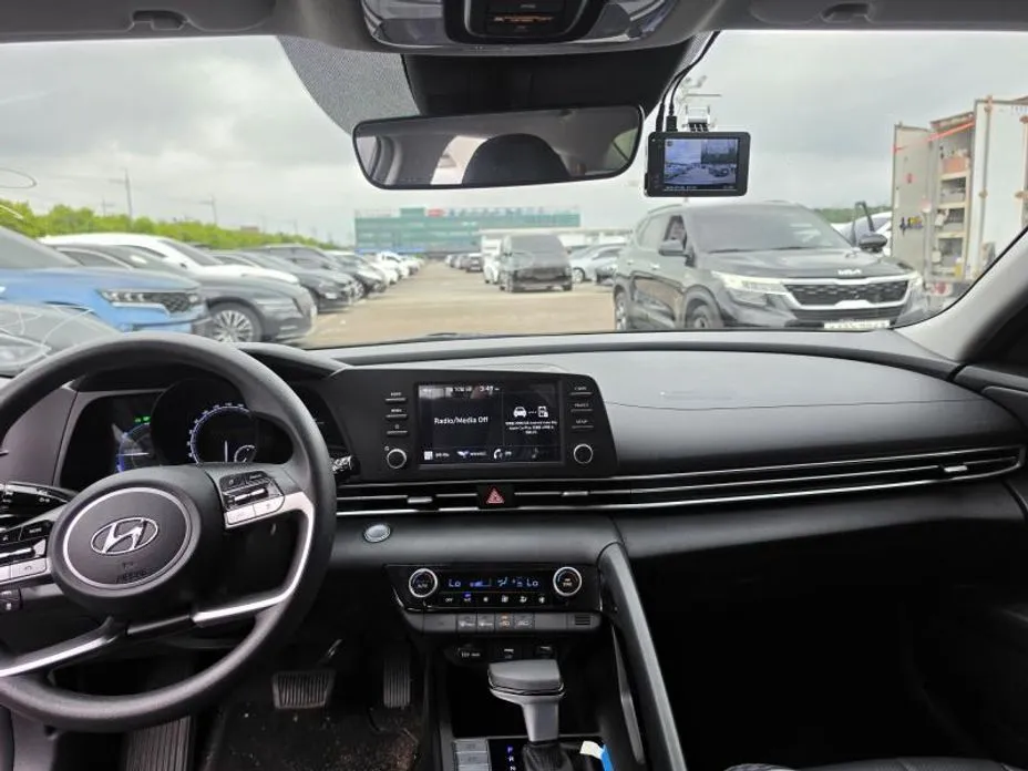 Hyundai AVANTE 2023 из KR, фото 4