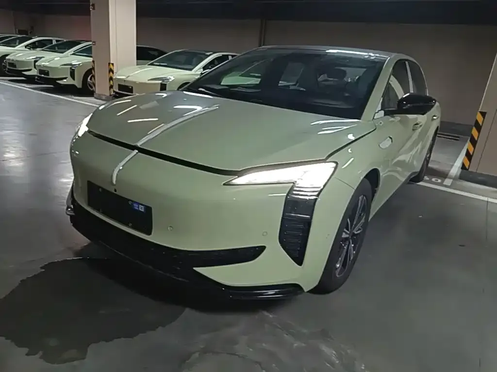 Hongqi EH7