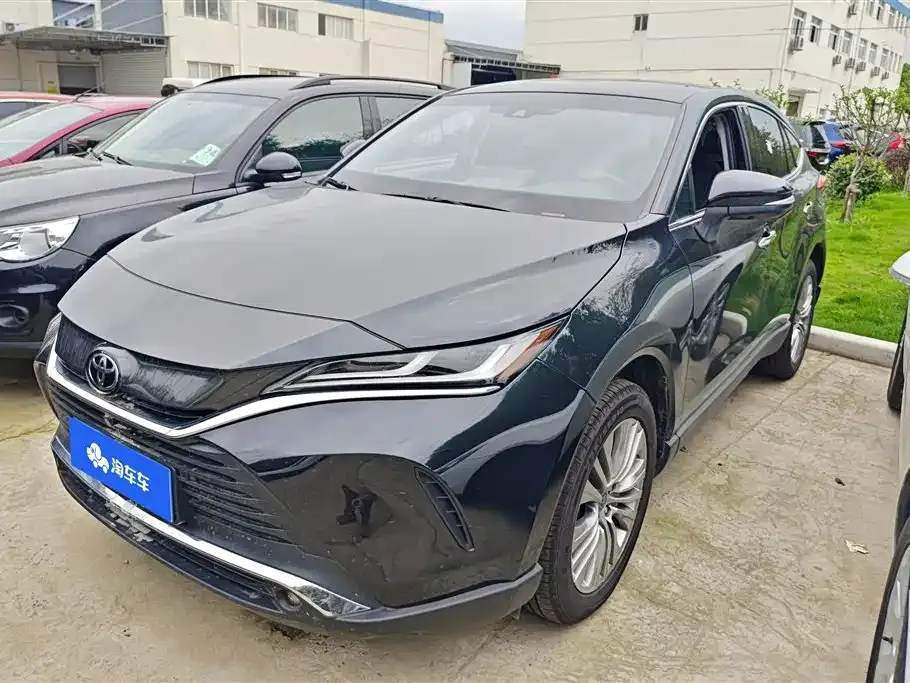 Toyota Harrier — фото 1