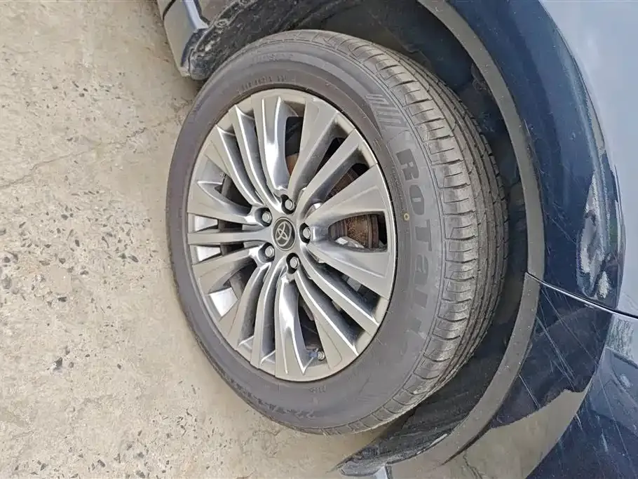 Toyota Harrier — фото 6