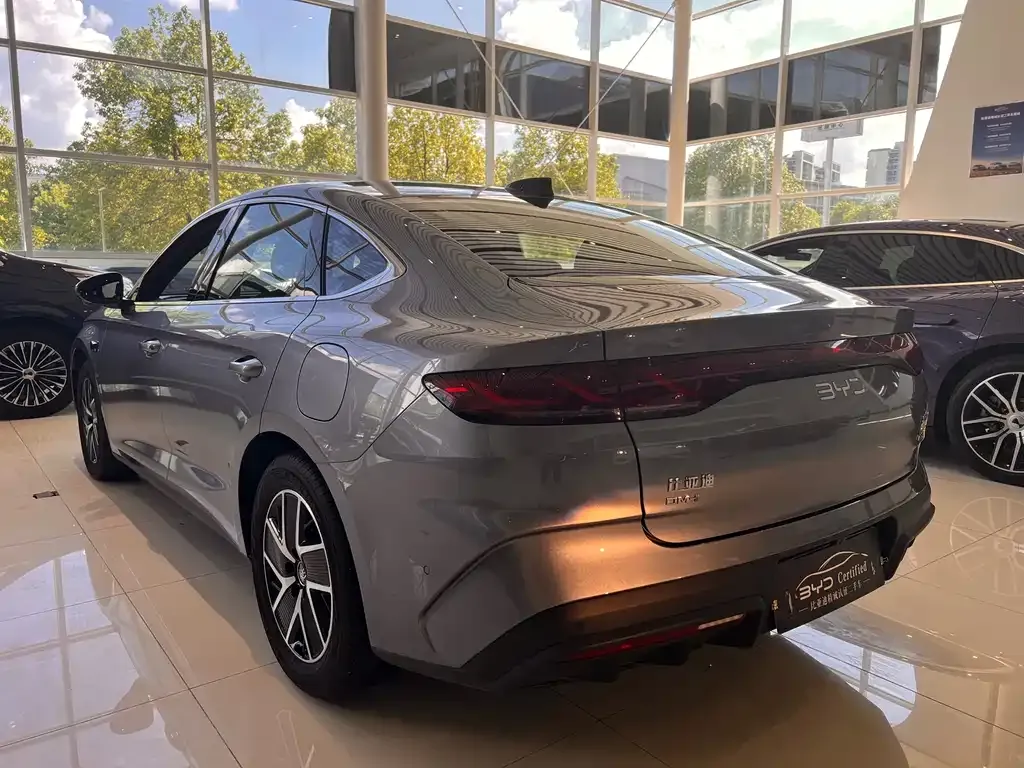 BYD Qin L — фото 4