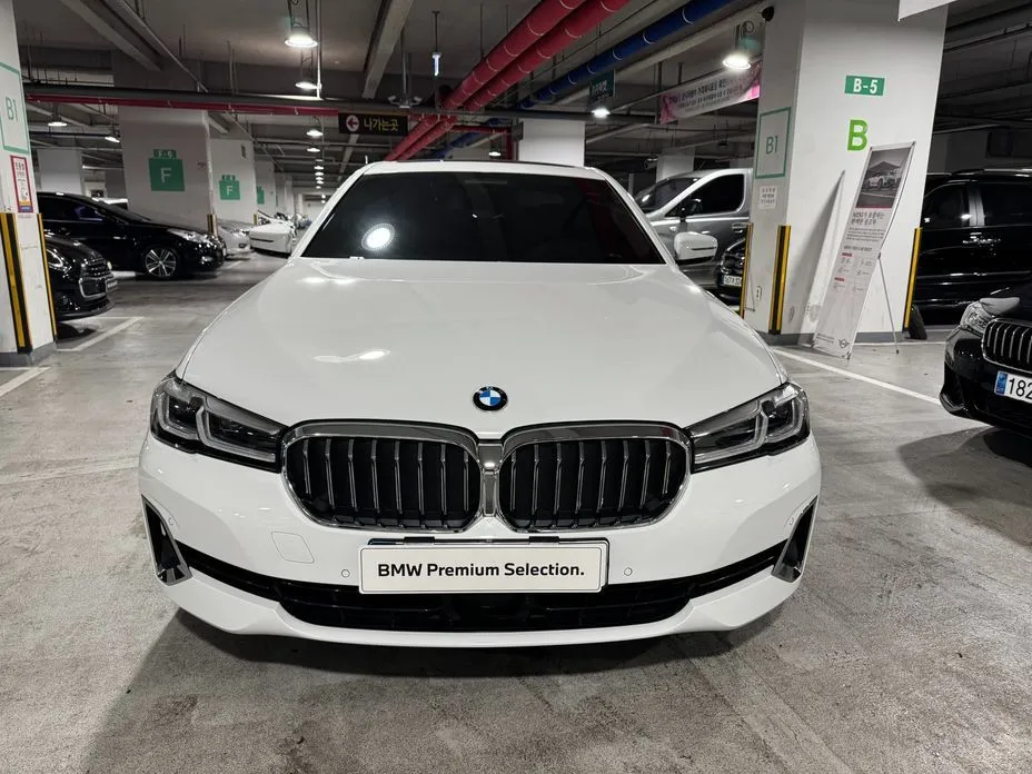 BMW 5-Series — фото 10