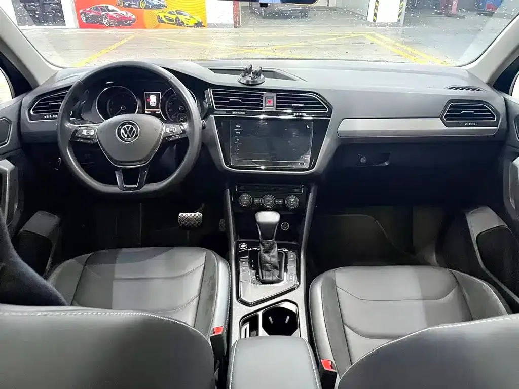 Volkswagen Tiguan L — фото 3