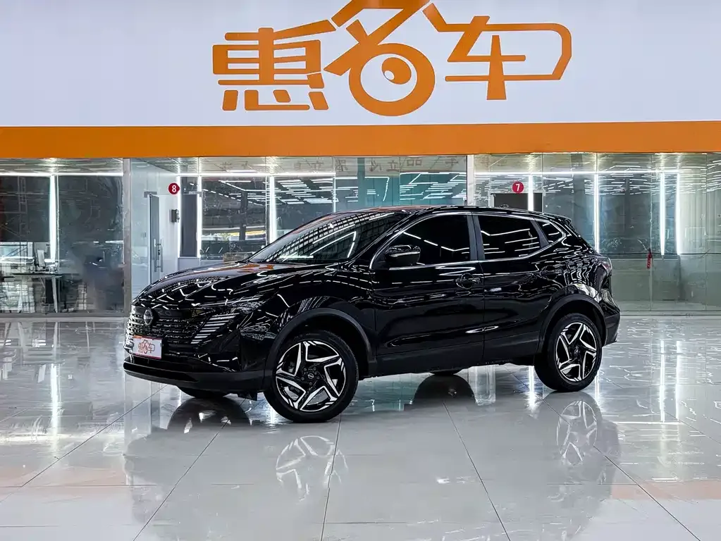 Nissan Qashqai — фото 1